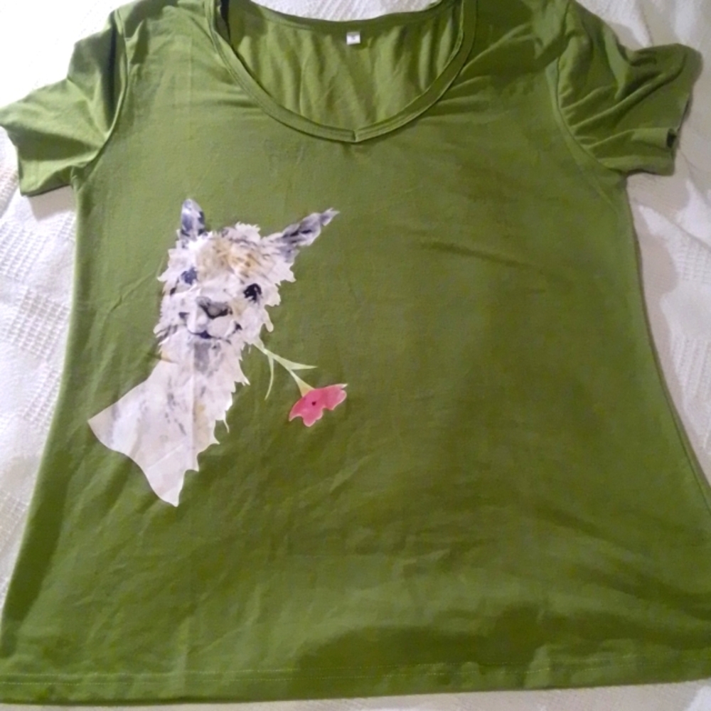 T-Shirt with Llama face